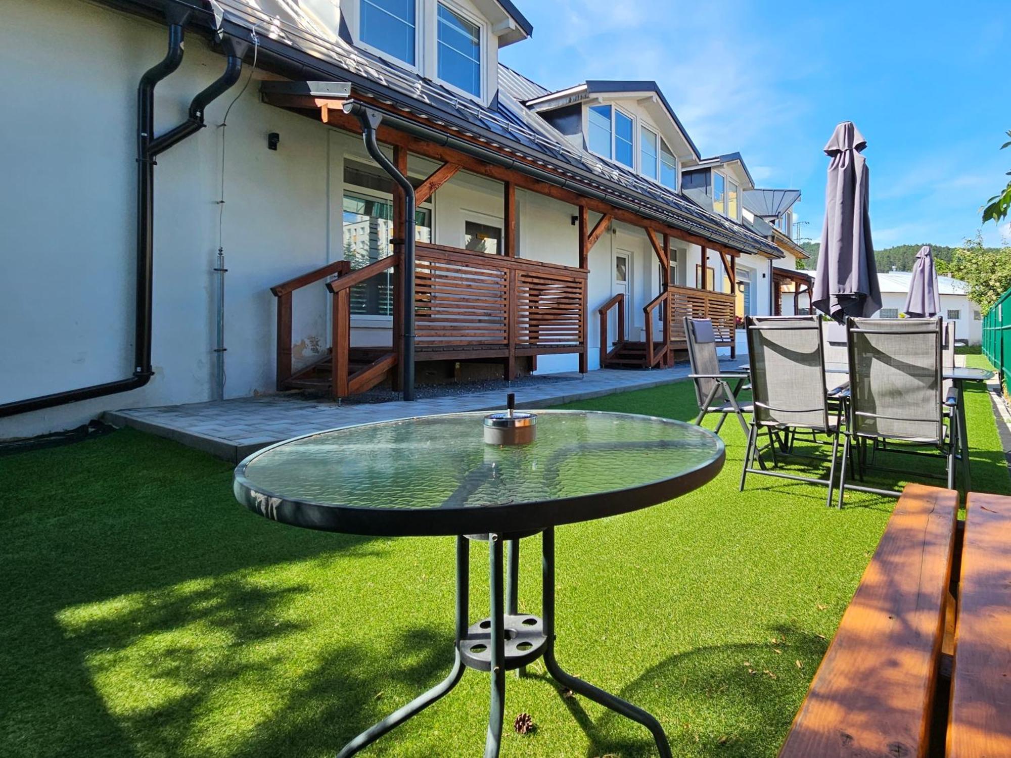 Apartmany Podlavice Банска-Бистрица Экстерьер фото